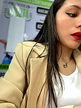 CHARLOTTE  05 online show from January 2026 12:10:01 PM