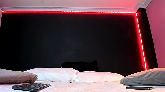 Boss Domiinator online show from April 2026 11:37:01 AM