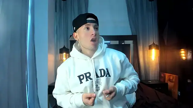 HunterHeat  online show from December 2025 12:11:02 PM