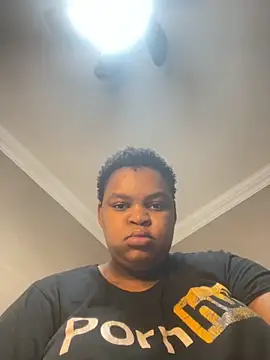 Snapshot of MamoM24 chatting on September 2025 10:31:01 AM MamoM24 online show from September 2025 10:31:01 AM