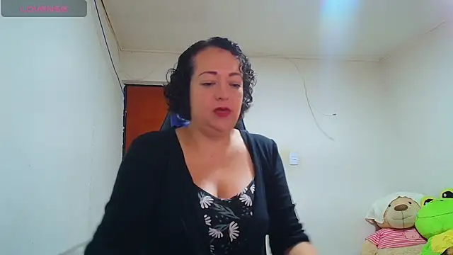 Miss Oriana online show from November 2025 04:49:02 PM