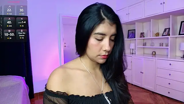 nina moen online show from October 2025 09:34:01 PM