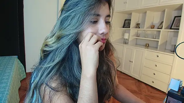 nina moen online show from January 2026 03:23:02 AM