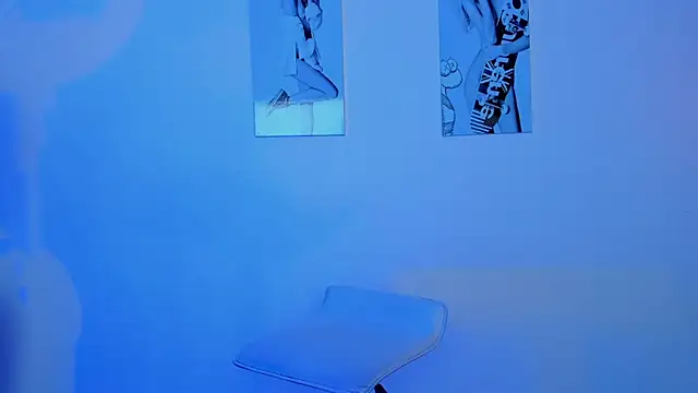 Roseaurora online show from November 2025 07:36:02 PM