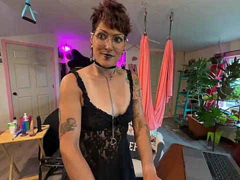 Snapshot of kinkycanner chatting on April 2026 11:09:02 PM kinkycanner online show from April 2026 11:09:02 PM