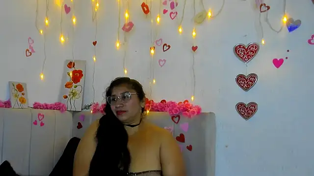 Snapshot of milf_latinn chatting on October 2025 04:58:02 PM milf latinn online show from October 2025 04:58:02 PM