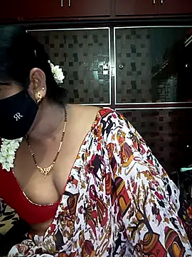 Snapshot of Mee_harini-telugupilla chatting on June 2026 08:21:01 PM Mee harini-telugupilla online show from June 2026 08:21:01 PM