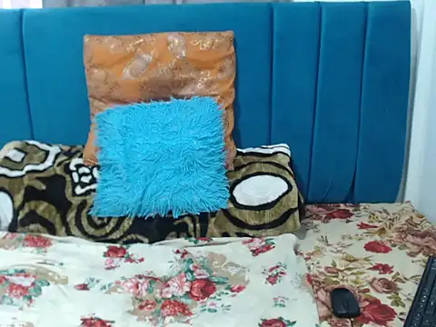 SweetSlenderChoc online show from January 2026 06:28:02 AM