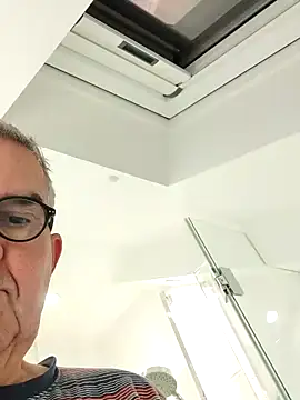 Snapshot of Oldmenhot66 chatting on October 2025 04:54:01 AM Oldmenhot66 online show from October 2025 04:54:01 AM