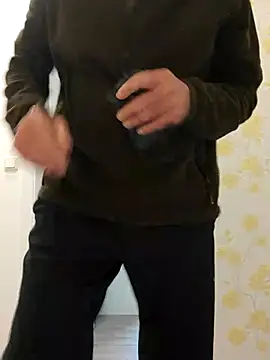 Snapshot of Oldmenhot66 chatting on November 2025 09:11:02 AM Oldmenhot66 online show from November 2025 09:11:02 AM