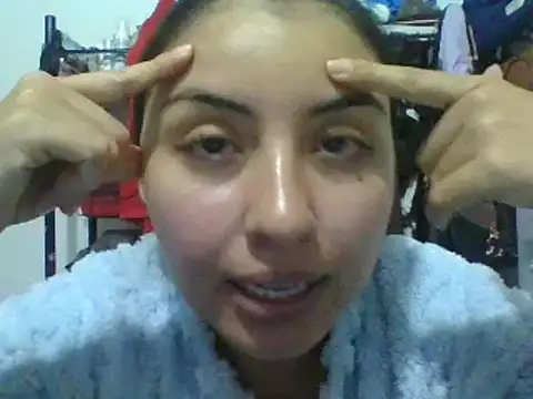 Snapshot of _Romilly_ chatting on May 2026 02:40:02 AM Romilly online show from May 2026 02:40:02 AM