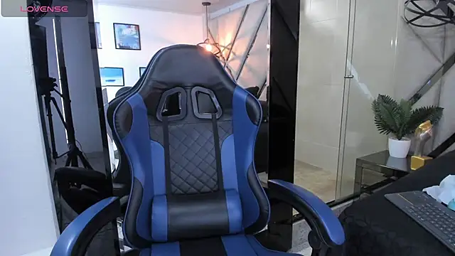 Ely09  online show from April 2026 09:27:01 PM