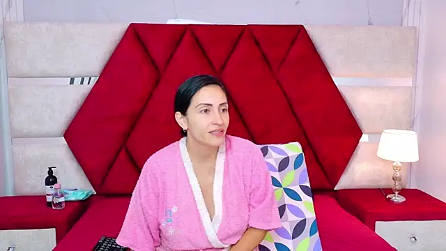 Kity spiderr online show from October 2025 12:58:01 PM