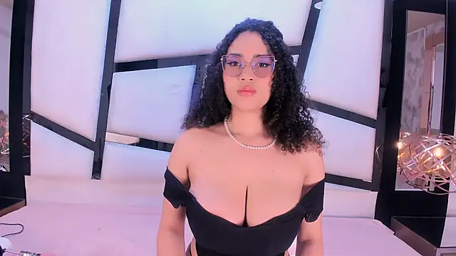 Snapshot of Lilithadams1 chatting on September 2025 03:46:01 PM Lilithadams1 online show from September 2025 03:46:01 PM