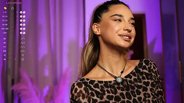 Snapshot of ItalianGirl chatting on September 2025 07:49:01 PM ItalianGirl online show from September 2025 07:49:01 PM