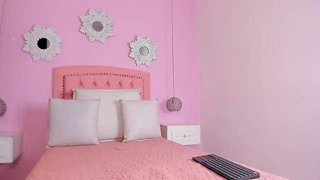 CannelaSmith online show from September 2025 11:10:01 AM