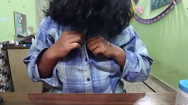 DearKimmi online show from December 2025 04:58:01 PM