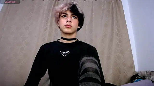 DaraKat18 online show from April 2026 02:51:02 AM