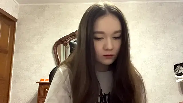 Snapshot of Pikmigirl18 chatting on September 2025 01:24:02 PM Pikmigirl18 online show from September 2025 01:24:02 PM