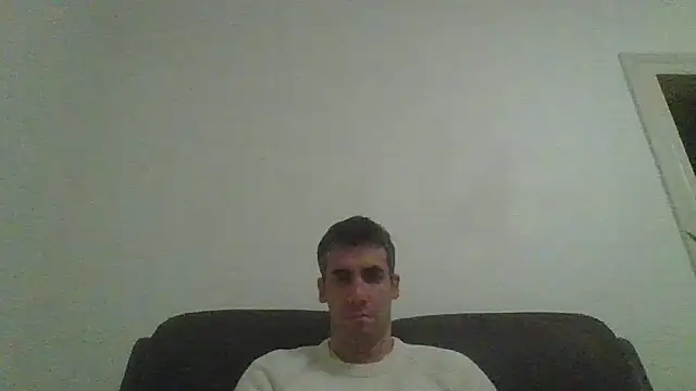 JulioIsHere4you online show from November 2025 08:20:01 PM