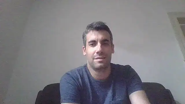 JulioIsHere4you online show from November 2025 10:58:01 AM