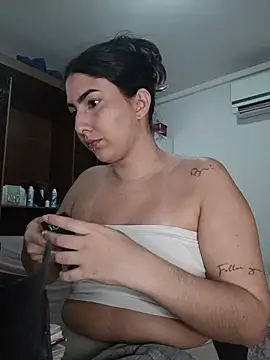 Snapshot of ApenasLys chatting on January 2026 07:50:02 PM ApenasLys online show from January 2026 07:50:02 PM