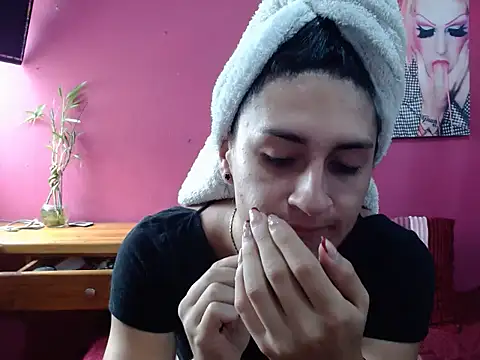 lola diez online show from September 2025 04:50:01 PM