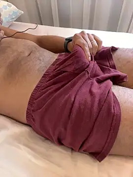 Hiuwee online show from October 2025 12:14:02 PM