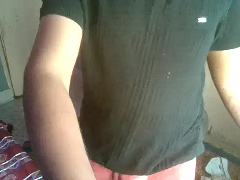Snapshot of BornToSeduce chatting on May 2026 07:35:02 AM BornToSeduce online show from May 2026 07:35:02 AM