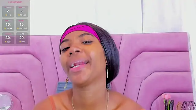 MarianRosse online show from November 2025 06:19:02 PM