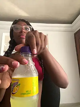 Snapshot of MarianRosse chatting on January 2026 06:12:02 PM MarianRosse online show from January 2026 06:12:02 PM