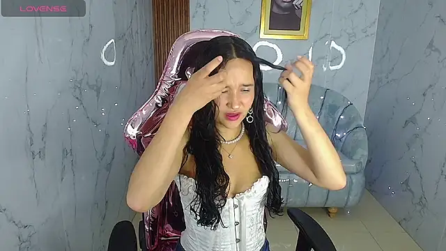 bella vibess s online show from December 2025 08:36:02 PM