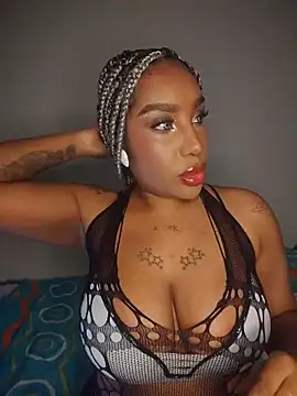 Snapshot of Queen_Amara chatting on June 2026 04:38:02 AM Queen Amara online show from June 2026 04:38:02 AM