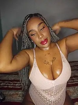 Snapshot of Queen_Amara chatting on June 2026 03:53:01 AM Queen Amara online show from June 2026 03:53:01 AM