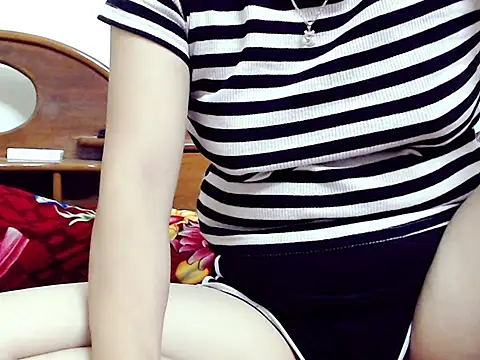 Ami 8x online show from October 2025 03:32:01 PM