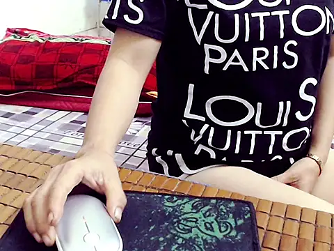 Ami 8x online show from October 2025 10:43:02 PM