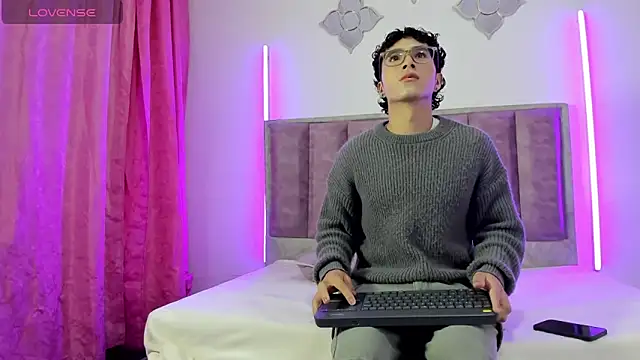 0anonimo bottom1 online show from September 2025 12:38:02 PM