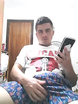 Andr3s69xxx online show from September 2025 07:05:01 PM