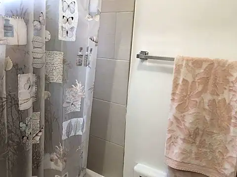 littyleesh1 online show from October 2025 02:40:01 PM