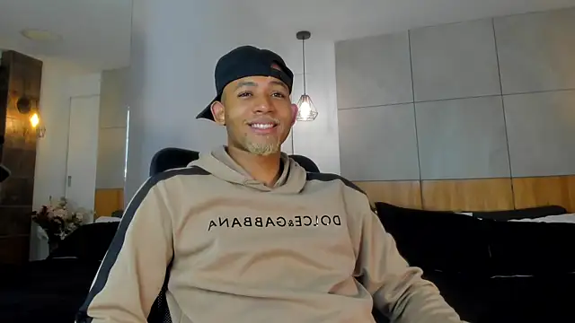 Snapshot of B_Wild chatting on June 2026 03:23:02 AM B Wild online show from June 2026 03:23:02 AM