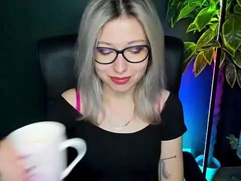 loveHeidi online show from September 2025 06:24:01 AM