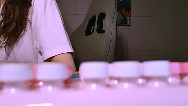 Snapshot of Yoka_paradoXXX chatting on December 2025 05:17:02 AM Yoka paradoXXX online show from December 2025 05:17:02 AM