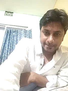 Snapshot of Flybye_0009 chatting on June 2026 12:48:01 PM Flybye 0009 online show from June 2026 12:48:01 PM