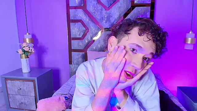 Electra Gosselin online show from October 2025 12:05:01 PM