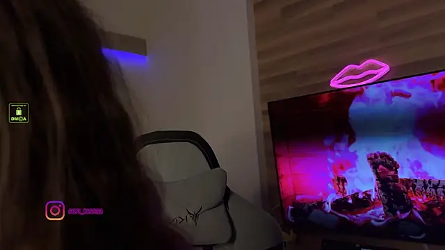 Snapshot of SofI-Play chatting on September 2025 06:44:02 PM SofI-Play online show from September 2025 06:44:02 PM