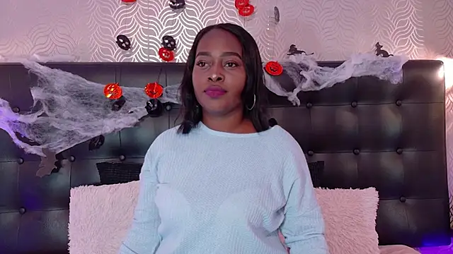 NaiaraMasson  online show from October 2025 12:38:01 PM