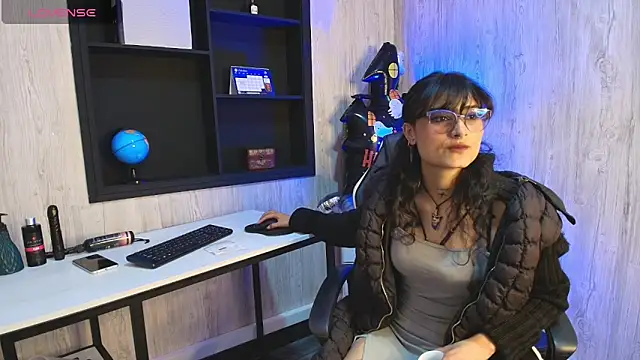 LilyRouset online show from October 2025 03:01:01 PM