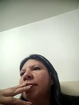 kinky momm online show from October 2025 01:08:01 PM