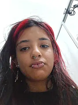 carolinerue online show from March 2026 03:17:01 AM