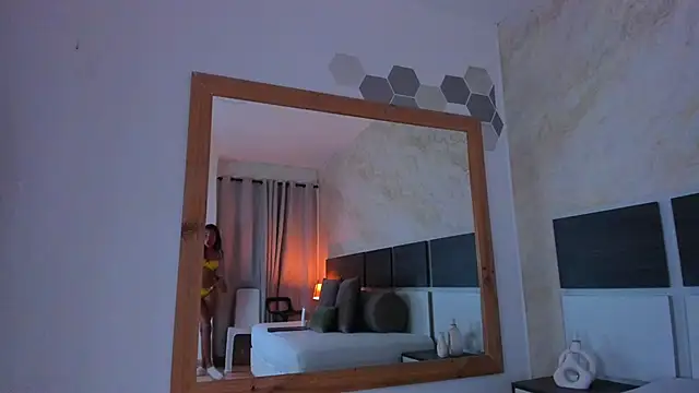 Snapshot of Susanna_Cute chatting on October 2025 01:11:02 PM Susanna Cute online show from October 2025 01:11:02 PM